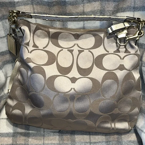 Coach Poppy Gold Bag - Picture 2 of 12